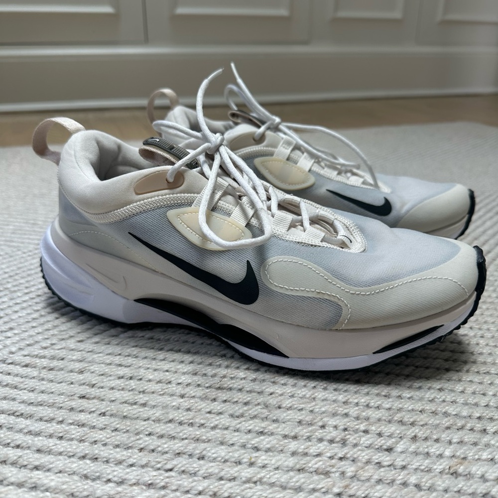 Nike Spark Sneaker Athletic Shoes